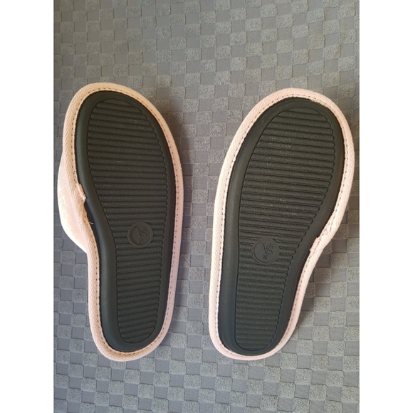 Victoria's Secret Pom Pom Pink Slippers Medium 7/8 - Picture 6 of 10